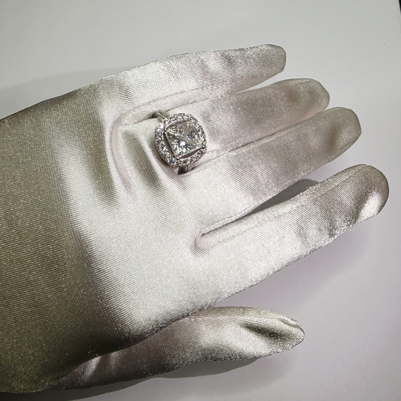 Engagement Ring 3CT Size 7 Moissanite in Solid Silver - Picture 2 of 8